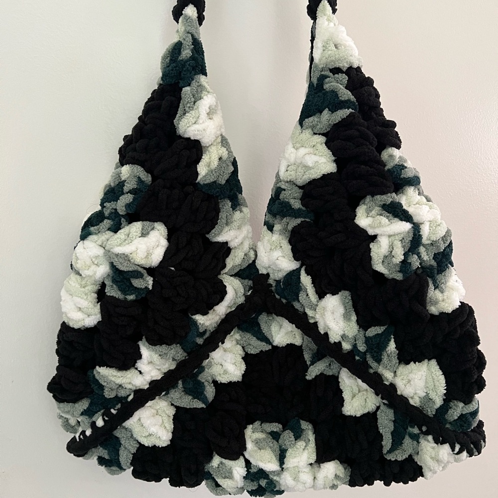 Chunky crochet tote